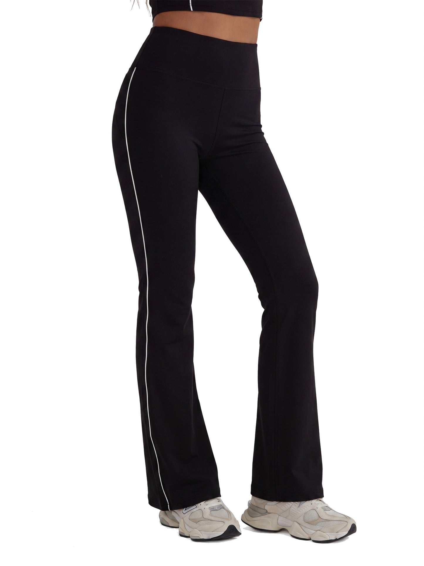 Lila Kucharska Legginsy Aria Fiera Czarne – legginsy sportowe damskie ZEVARI